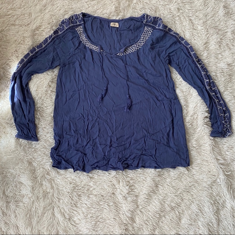 Blue O’Neil flowy top